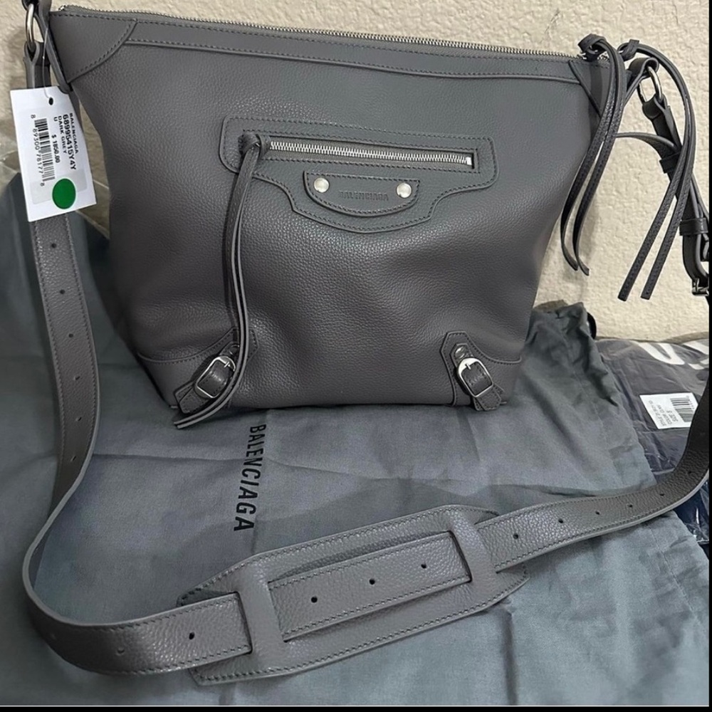 Balenciaga Grey Pebbled Calfskin Leather Neo Classic Hobo Bag
